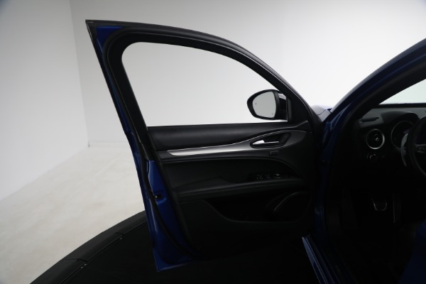 Used 2022 Alfa Romeo Stelvio Veloce for sale $32,900 at Rolls-Royce Motor Cars Greenwich in Greenwich CT 06830 23