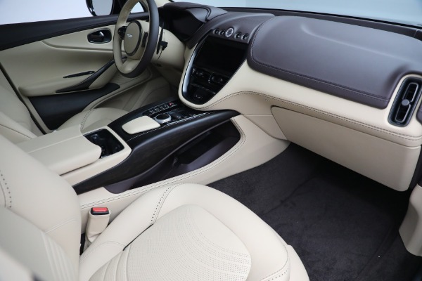 Used 2022 Aston Martin DBX for sale $105,900 at Rolls-Royce Motor Cars Greenwich in Greenwich CT 06830 20