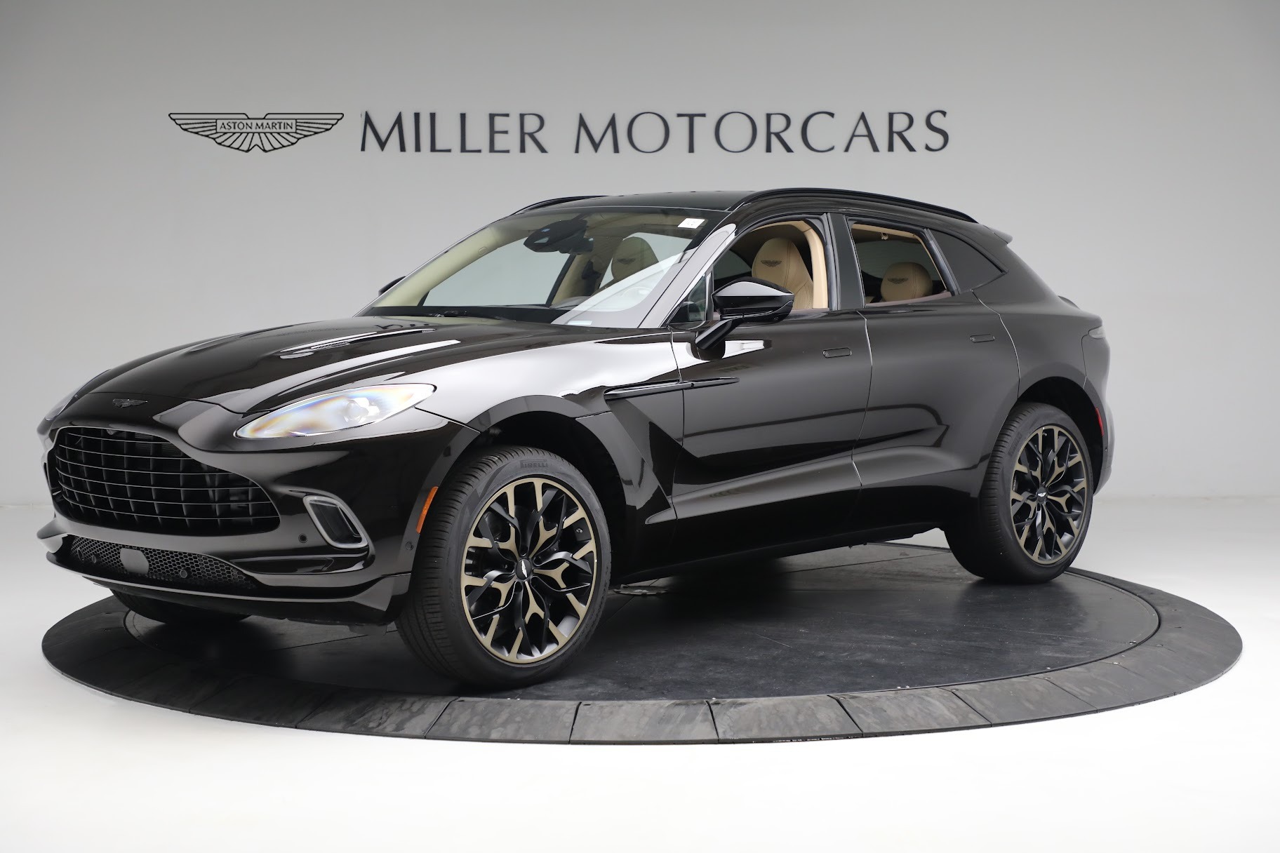 Used 2022 Aston Martin DBX for sale $105,900 at Rolls-Royce Motor Cars Greenwich in Greenwich CT 06830 1