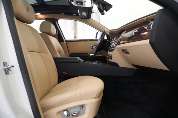 Used 2013 Rolls-Royce Ghost for sale $159,900 at Rolls-Royce Motor Cars Greenwich in Greenwich CT 06830 22