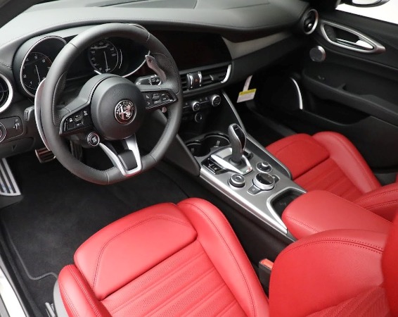 New 2022 Alfa Romeo Giulia Veloce for sale Sold at Rolls-Royce Motor Cars Greenwich in Greenwich CT 06830 13