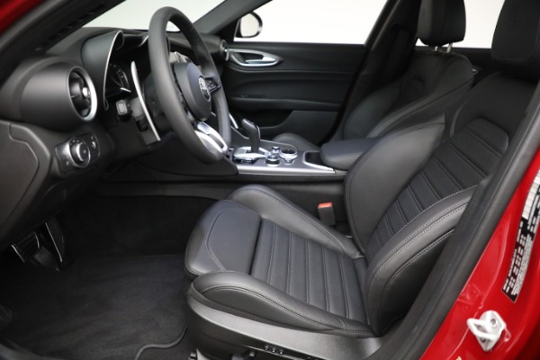 Used 2022 Alfa Romeo Giulia Veloce for sale $29,900 at Rolls-Royce Motor Cars Greenwich in Greenwich CT 06830 14