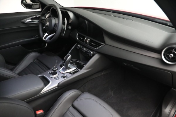 Used 2022 Alfa Romeo Giulia Veloce for sale $29,900 at Rolls-Royce Motor Cars Greenwich in Greenwich CT 06830 16