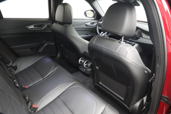 Used 2022 Alfa Romeo Giulia Veloce for sale $29,900 at Rolls-Royce Motor Cars Greenwich in Greenwich CT 06830 21