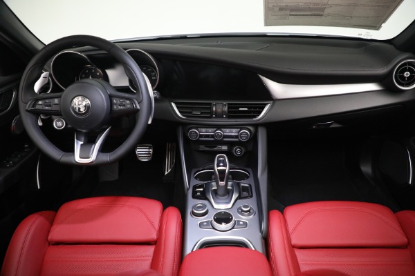 New 2022 Alfa Romeo Giulia Veloce for sale Sold at Rolls-Royce Motor Cars Greenwich in Greenwich CT 06830 16