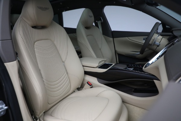 Used 2022 Aston Martin DBX for sale $227,646 at Rolls-Royce Motor Cars Greenwich in Greenwich CT 06830 18