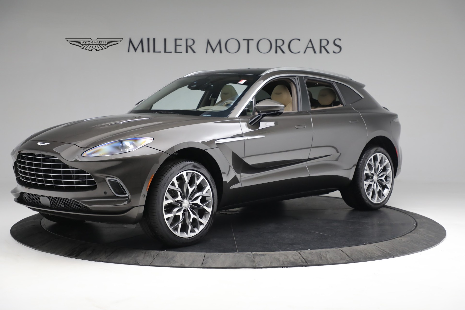 Used 2022 Aston Martin DBX for sale $227,646 at Rolls-Royce Motor Cars Greenwich in Greenwich CT 06830 1