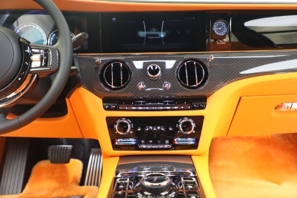 Used 2022 Rolls-Royce Ghost Black Badge for sale $394,900 at Rolls-Royce Motor Cars Greenwich in Greenwich CT 06830 26