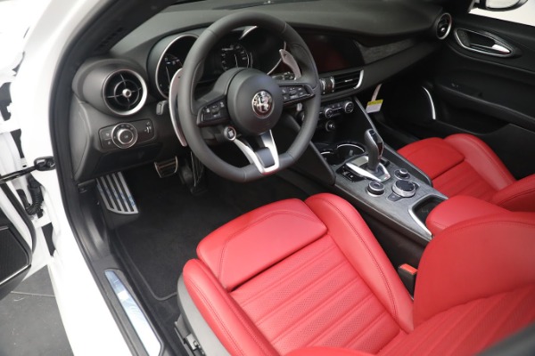 New 2022 Alfa Romeo Giulia Sprint for sale Sold at Rolls-Royce Motor Cars Greenwich in Greenwich CT 06830 14