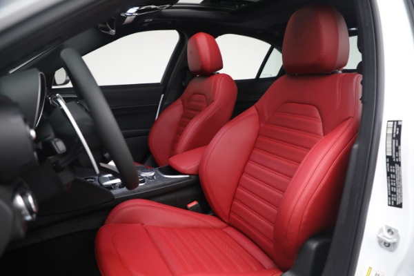 New 2022 Alfa Romeo Giulia Sprint for sale Sold at Rolls-Royce Motor Cars Greenwich in Greenwich CT 06830 15