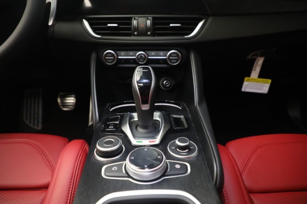 New 2022 Alfa Romeo Giulia Sprint for sale Sold at Rolls-Royce Motor Cars Greenwich in Greenwich CT 06830 17