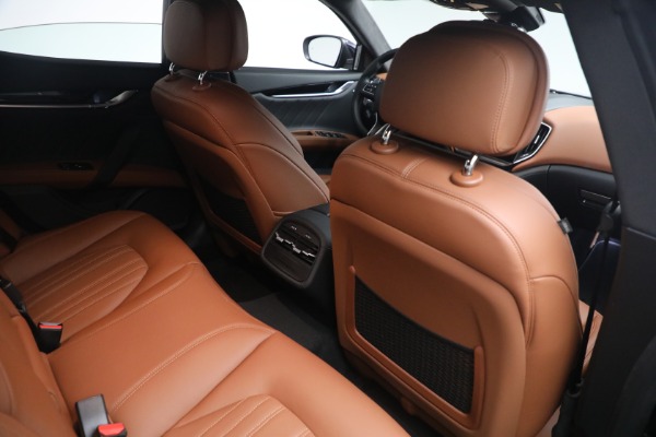 New 2022 Maserati Ghibli Modena Q4 for sale $99,755 at Rolls-Royce Motor Cars Greenwich in Greenwich CT 06830 21