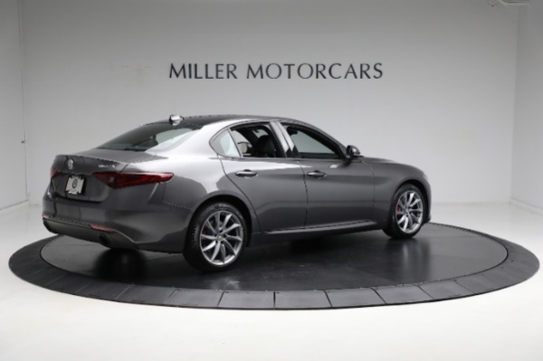 Used 2023 Alfa Romeo Giulia Sprint for sale $41,900 at Rolls-Royce Motor Cars Greenwich in Greenwich CT 06830 17