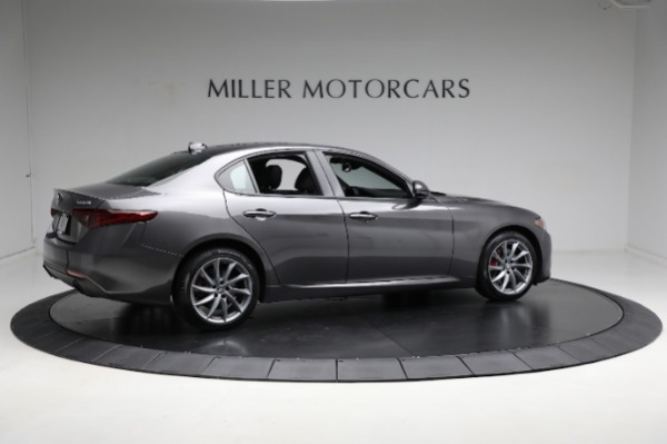 Used 2023 Alfa Romeo Giulia Sprint for sale $39,900 at Rolls-Royce Motor Cars Greenwich in Greenwich CT 06830 18