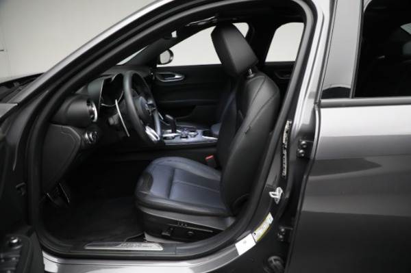 Used 2023 Alfa Romeo Giulia Sprint for sale $41,900 at Rolls-Royce Motor Cars Greenwich in Greenwich CT 06830 28
