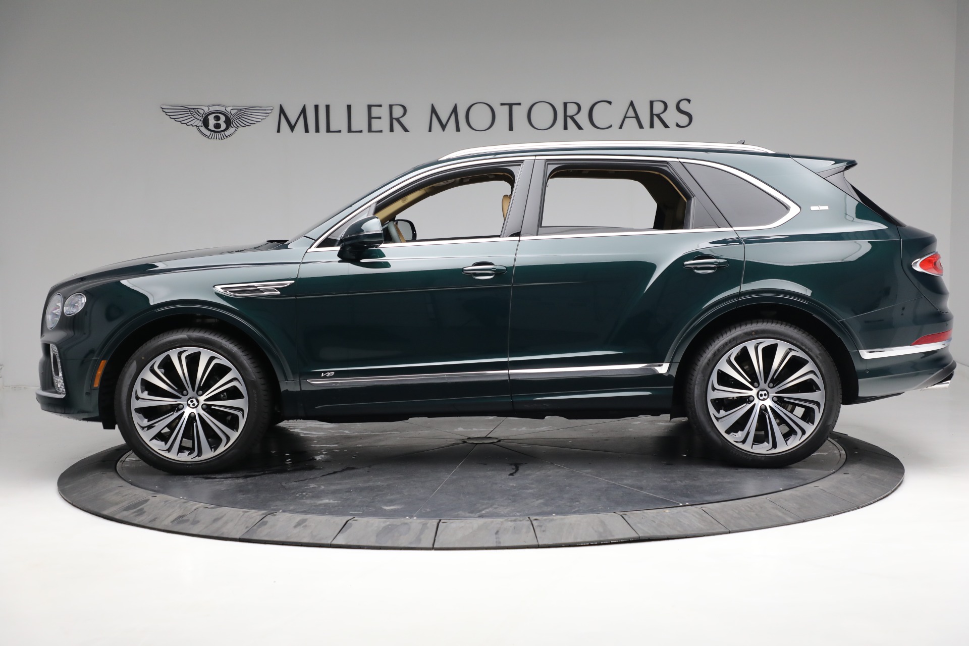 Used 2022 Bentley Bentayga V8 First Edition for sale Sold at Rolls-Royce Motor Cars Greenwich in Greenwich CT 06830 4