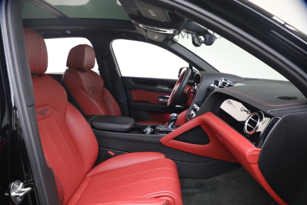 Used 2022 Bentley Bentayga V8 for sale $137,900 at Rolls-Royce Motor Cars Greenwich in Greenwich CT 06830 27