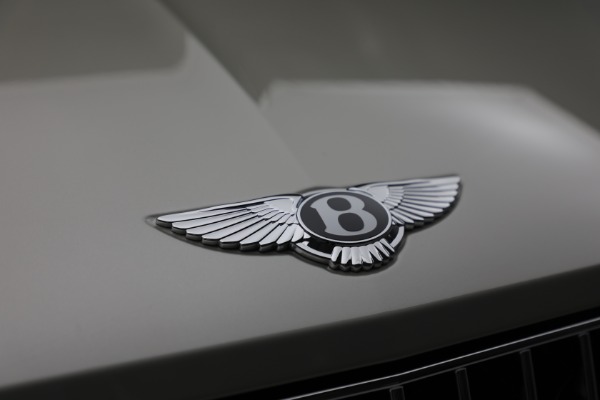 New 2023 Bentley Bentayga EWB Azure for sale $302,995 at Rolls-Royce Motor Cars Greenwich in Greenwich CT 06830 11