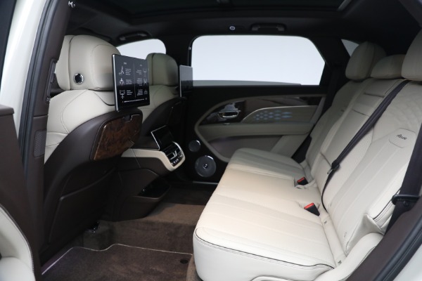 New 2023 Bentley Bentayga EWB Azure for sale $302,995 at Rolls-Royce Motor Cars Greenwich in Greenwich CT 06830 18