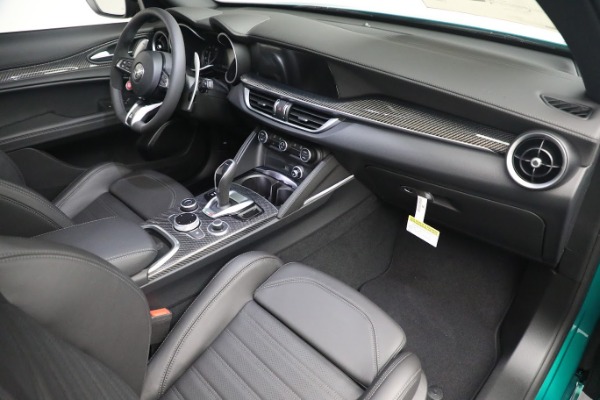 New 2022 Alfa Romeo Stelvio Quadrifoglio for sale $79,290 at Rolls-Royce Motor Cars Greenwich in Greenwich CT 06830 18