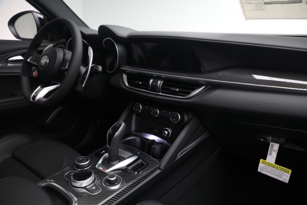 New 2022 Alfa Romeo Stelvio Quadrifoglio for sale $79,290 at Rolls-Royce Motor Cars Greenwich in Greenwich CT 06830 27