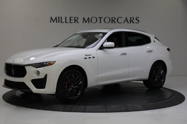 New 2022 Maserati Levante Modena for sale Sold at Rolls-Royce Motor Cars Greenwich in Greenwich CT 06830 3