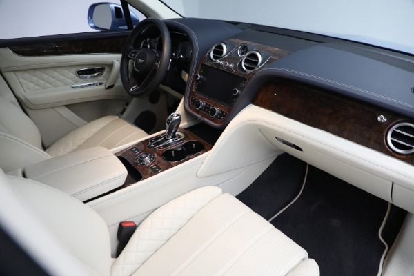 Used 2018 Bentley Bentayga W12 Signature for sale $124,900 at Rolls-Royce Motor Cars Greenwich in Greenwich CT 06830 20