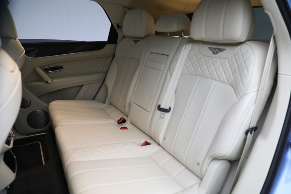 Used 2018 Bentley Bentayga W12 Signature for sale Sold at Rolls-Royce Motor Cars Greenwich in Greenwich CT 06830 26