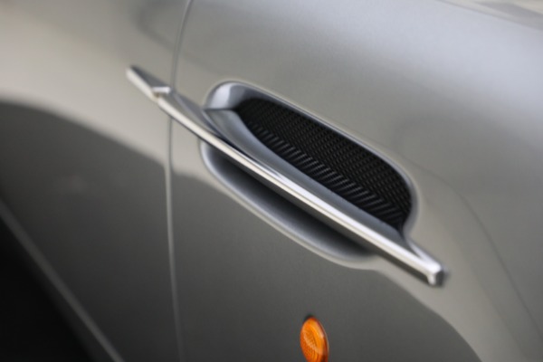 Used 2003 Aston Martin V12 Vanquish for sale $99,900 at Rolls-Royce Motor Cars Greenwich in Greenwich CT 06830 28