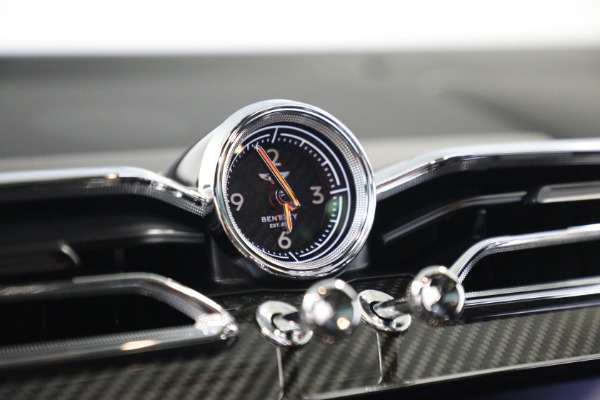 Used 2022 Bentley Bentayga V8 First Edition for sale $249,900 at Rolls-Royce Motor Cars Greenwich in Greenwich CT 06830 21