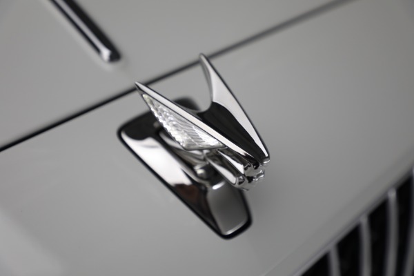 New 2022 Bentley Flying Spur V8 for sale $241,740 at Rolls-Royce Motor Cars Greenwich in Greenwich CT 06830 16