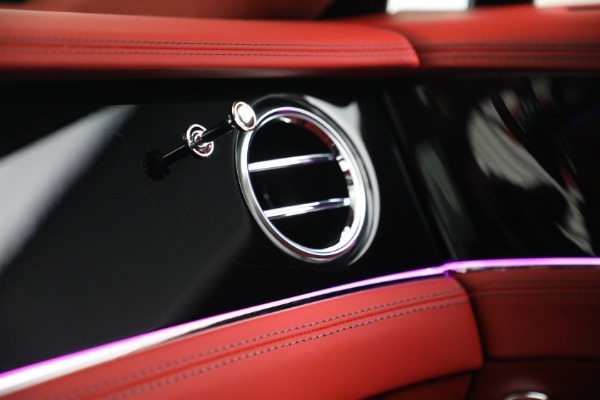 New 2022 Bentley Flying Spur V8 for sale $241,740 at Rolls-Royce Motor Cars Greenwich in Greenwich CT 06830 25