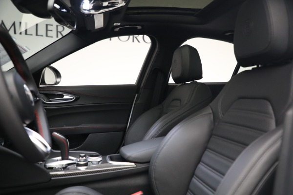 New 2023 Alfa Romeo Giulia Estrema for sale $55,610 at Rolls-Royce Motor Cars Greenwich in Greenwich CT 06830 10