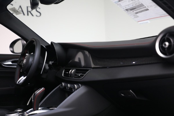 New 2023 Alfa Romeo Giulia Estrema for sale $55,610 at Rolls-Royce Motor Cars Greenwich in Greenwich CT 06830 13