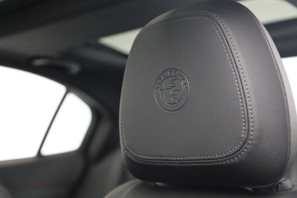New 2023 Alfa Romeo Giulia Estrema for sale $55,610 at Rolls-Royce Motor Cars Greenwich in Greenwich CT 06830 21