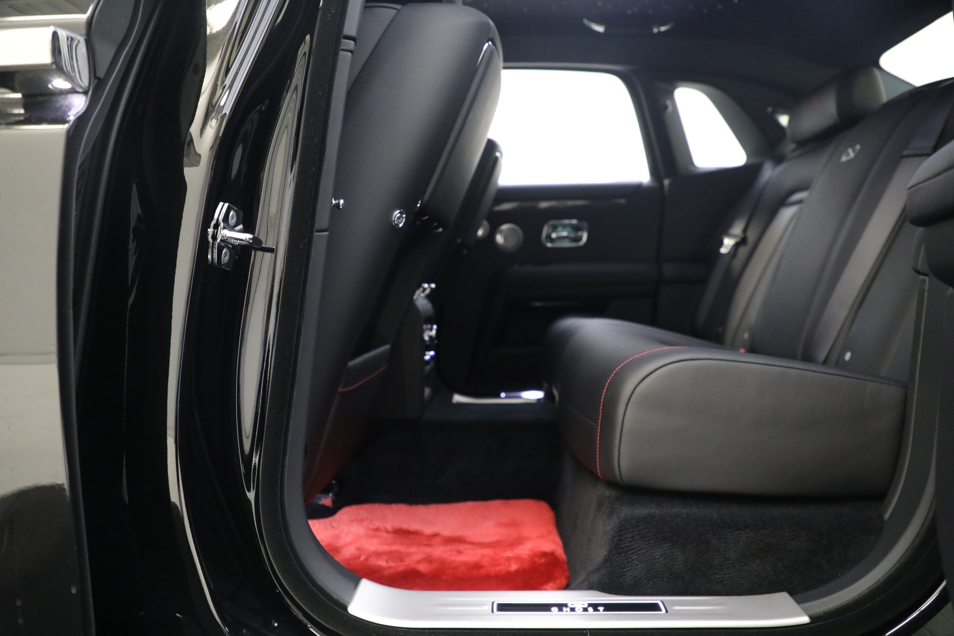 New 2023 Rolls-Royce Black Badge Ghost Black Badge for sale Sold at Rolls-Royce Motor Cars Greenwich in Greenwich CT 06830 19
