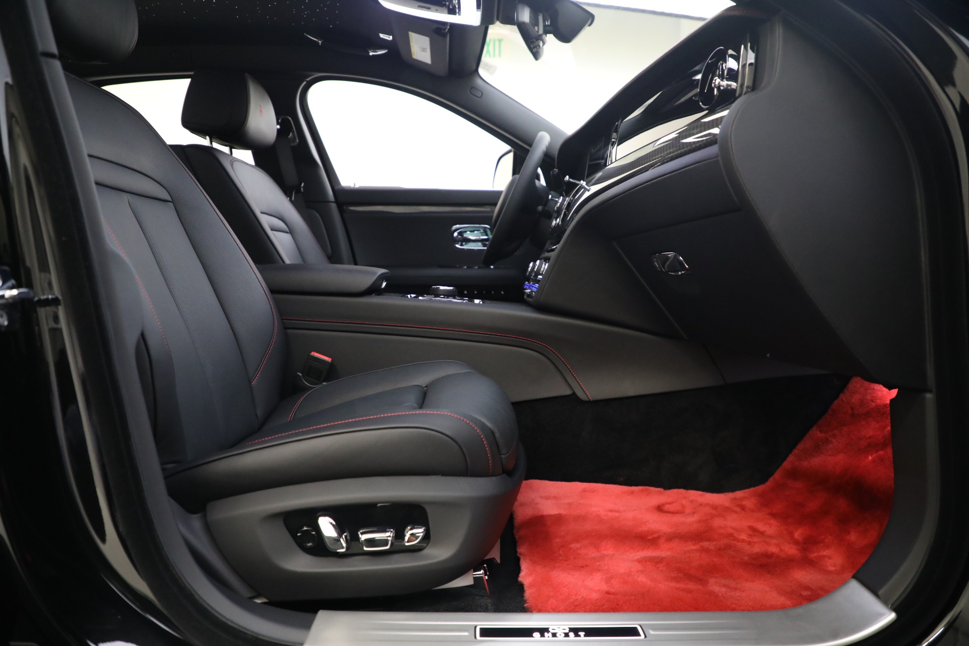 New 2023 Rolls-Royce Black Badge Ghost Black Badge for sale Sold at Rolls-Royce Motor Cars Greenwich in Greenwich CT 06830 23