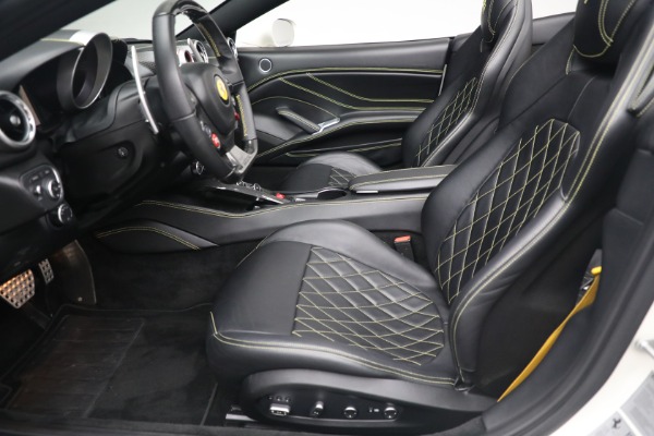 Used 2015 Ferrari California T for sale $157,900 at Rolls-Royce Motor Cars Greenwich in Greenwich CT 06830 18