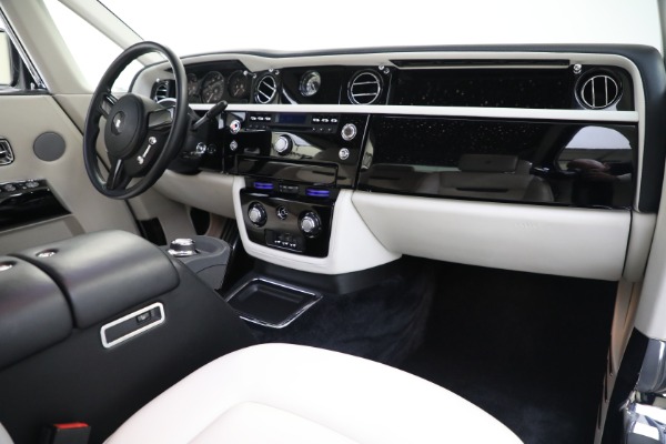 Used 2012 Rolls-Royce Phantom Coupe for sale $199,900 at Rolls-Royce Motor Cars Greenwich in Greenwich CT 06830 15