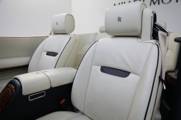 Used 2011 Rolls-Royce Phantom Drophead Coupe for sale $209,900 at Rolls-Royce Motor Cars Greenwich in Greenwich CT 06830 22