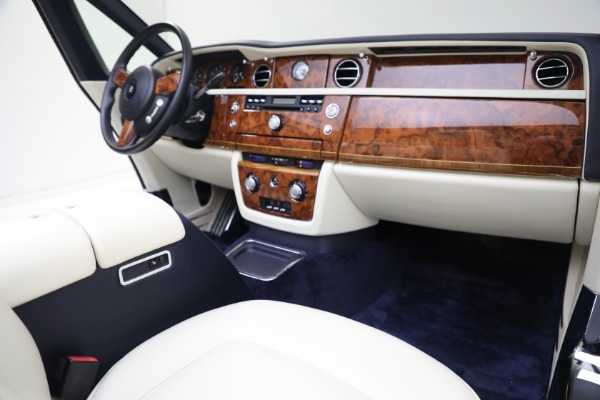 Used 2011 Rolls-Royce Phantom Drophead Coupe for sale Sold at Rolls-Royce Motor Cars Greenwich in Greenwich CT 06830 24