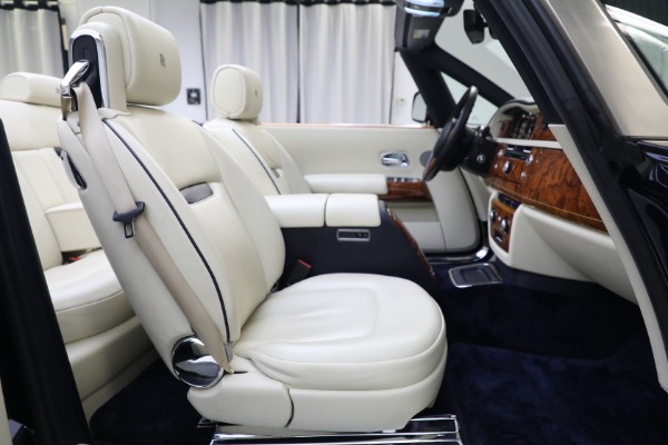 Used 2011 Rolls-Royce Phantom Drophead Coupe for sale $209,900 at Rolls-Royce Motor Cars Greenwich in Greenwich CT 06830 25