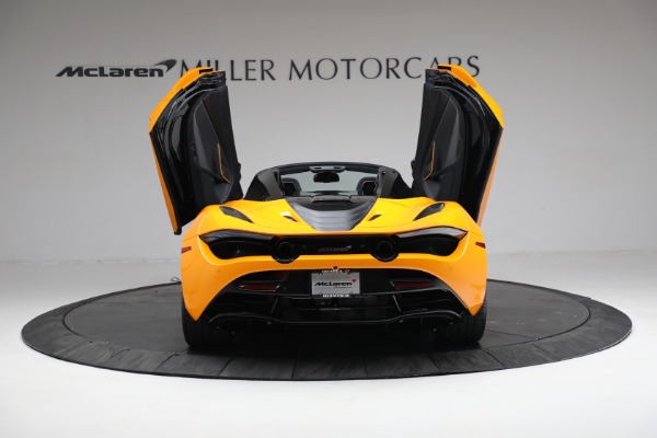 New 2022 McLaren 720S Spider Performance for sale $377,370 at Rolls-Royce Motor Cars Greenwich in Greenwich CT 06830 16