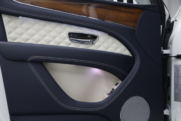 New 2022 Bentley Bentayga V8 for sale Sold at Rolls-Royce Motor Cars Greenwich in Greenwich CT 06830 17