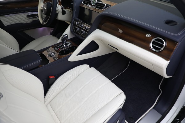 New 2022 Bentley Bentayga V8 for sale Sold at Rolls-Royce Motor Cars Greenwich in Greenwich CT 06830 22