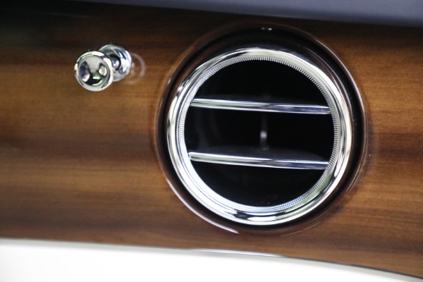 New 2022 Bentley Bentayga V8 for sale Sold at Rolls-Royce Motor Cars Greenwich in Greenwich CT 06830 26