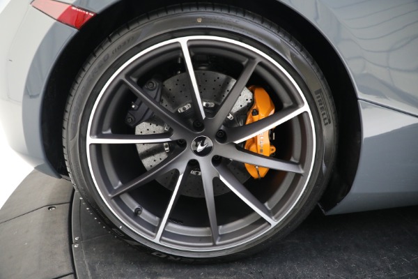 New 2022 McLaren 720S Spider Performance for sale $393,270 at Rolls-Royce Motor Cars Greenwich in Greenwich CT 06830 23