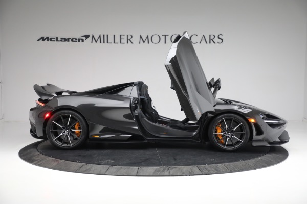 Used 2022 McLaren 765LT Spider for sale Sold at Rolls-Royce Motor Cars Greenwich in Greenwich CT 06830 17