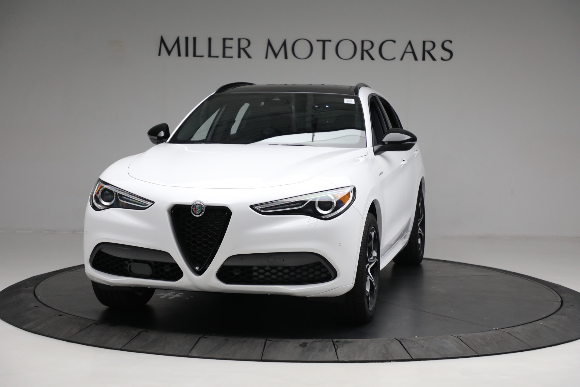 New 2022 Alfa Romeo Stelvio Veloce for sale Sold at Rolls-Royce Motor Cars Greenwich in Greenwich CT 06830 1