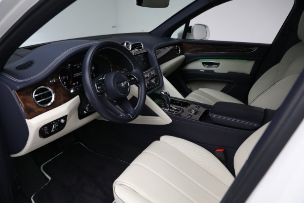 Used 2021 Bentley Bentayga Hybrid Hybrid for sale $189,900 at Rolls-Royce Motor Cars Greenwich in Greenwich CT 06830 17